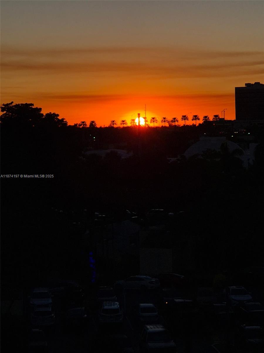 BISCAYA IV CONDO - Residential