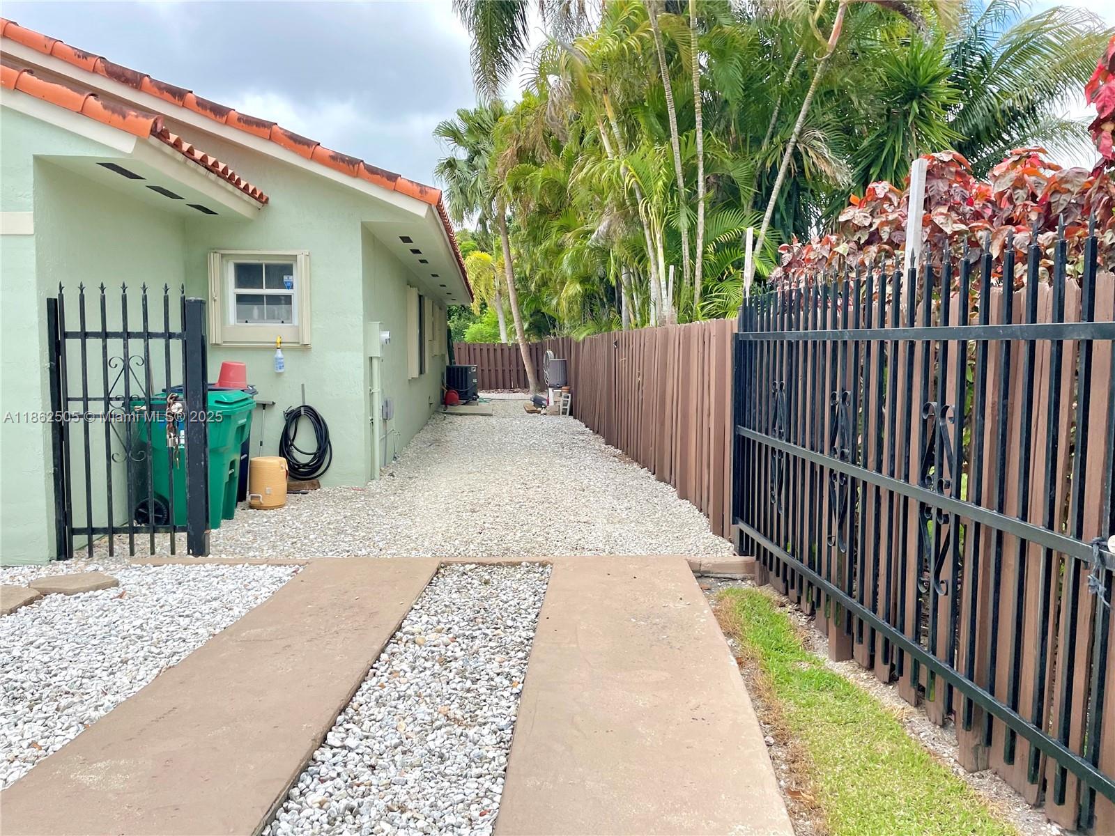 ISLAS CANARIAS HOMES - Residential