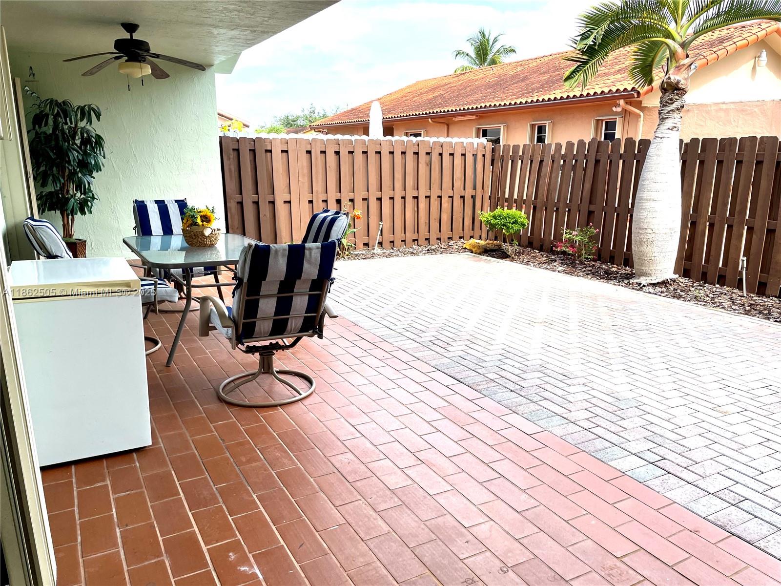 ISLAS CANARIAS HOMES - Residential