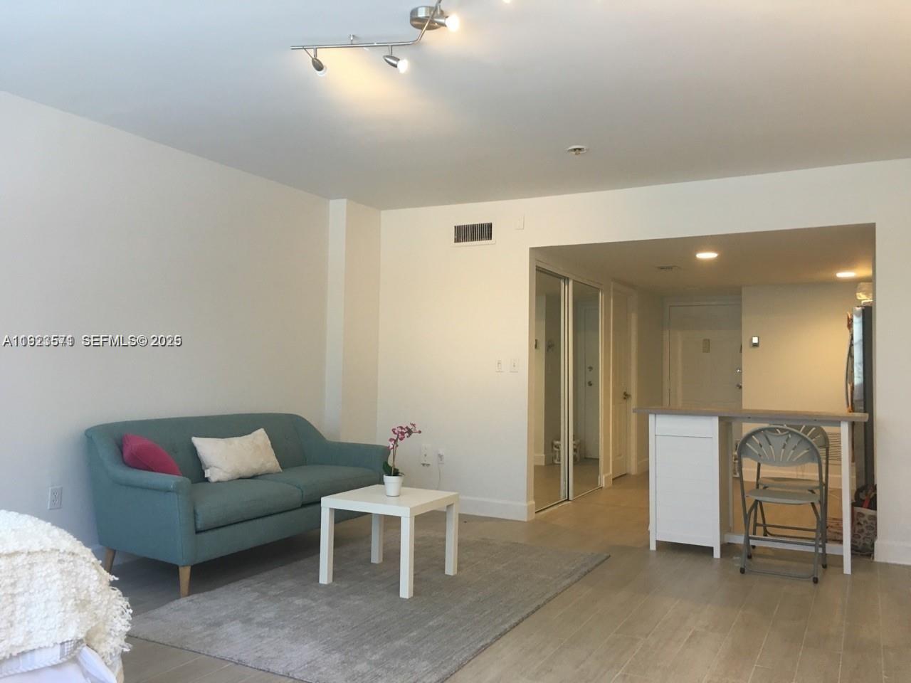 FOUR AMBASSADORS CONDO PH - Residential