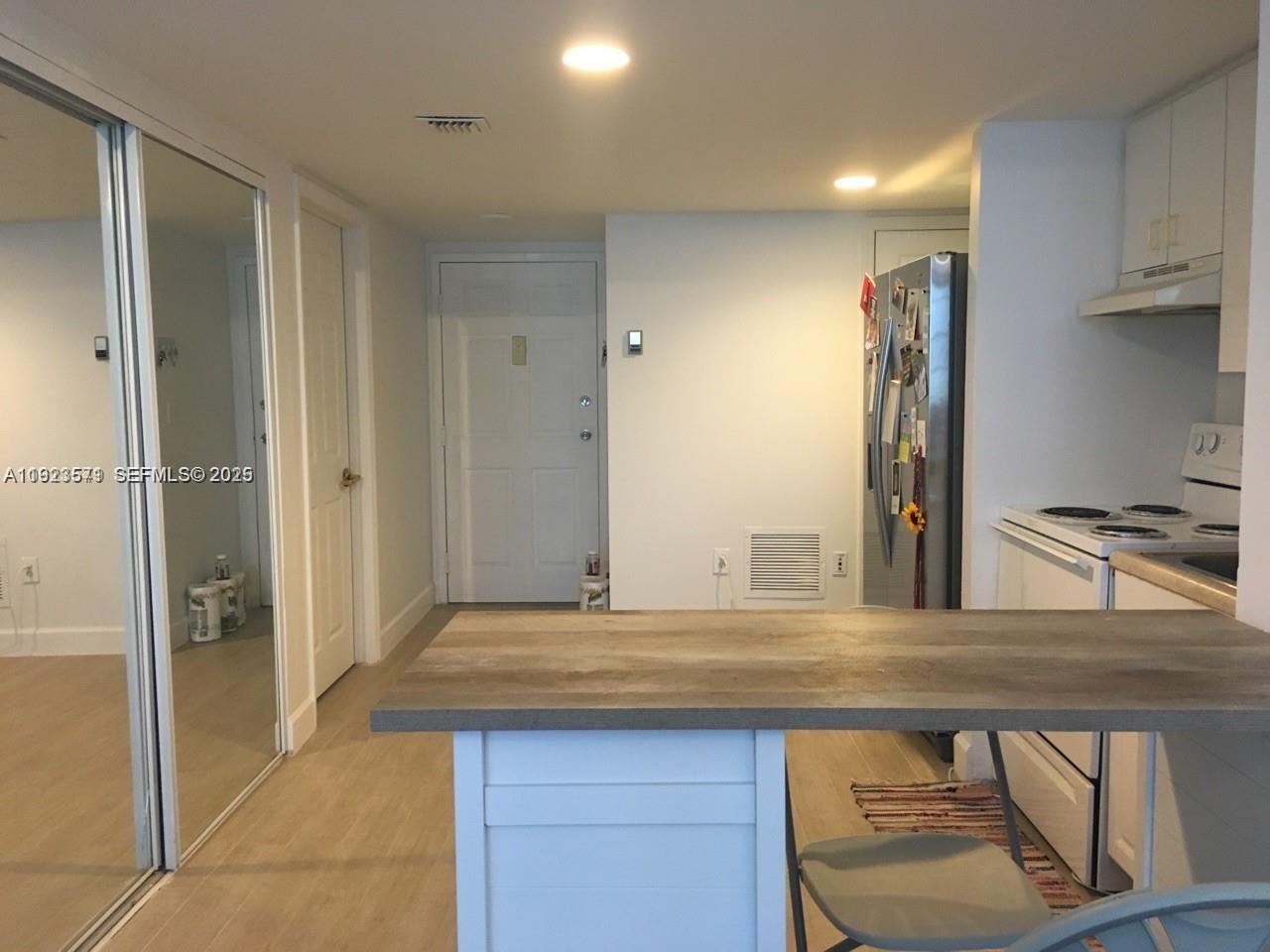 FOUR AMBASSADORS CONDO PH - Residential