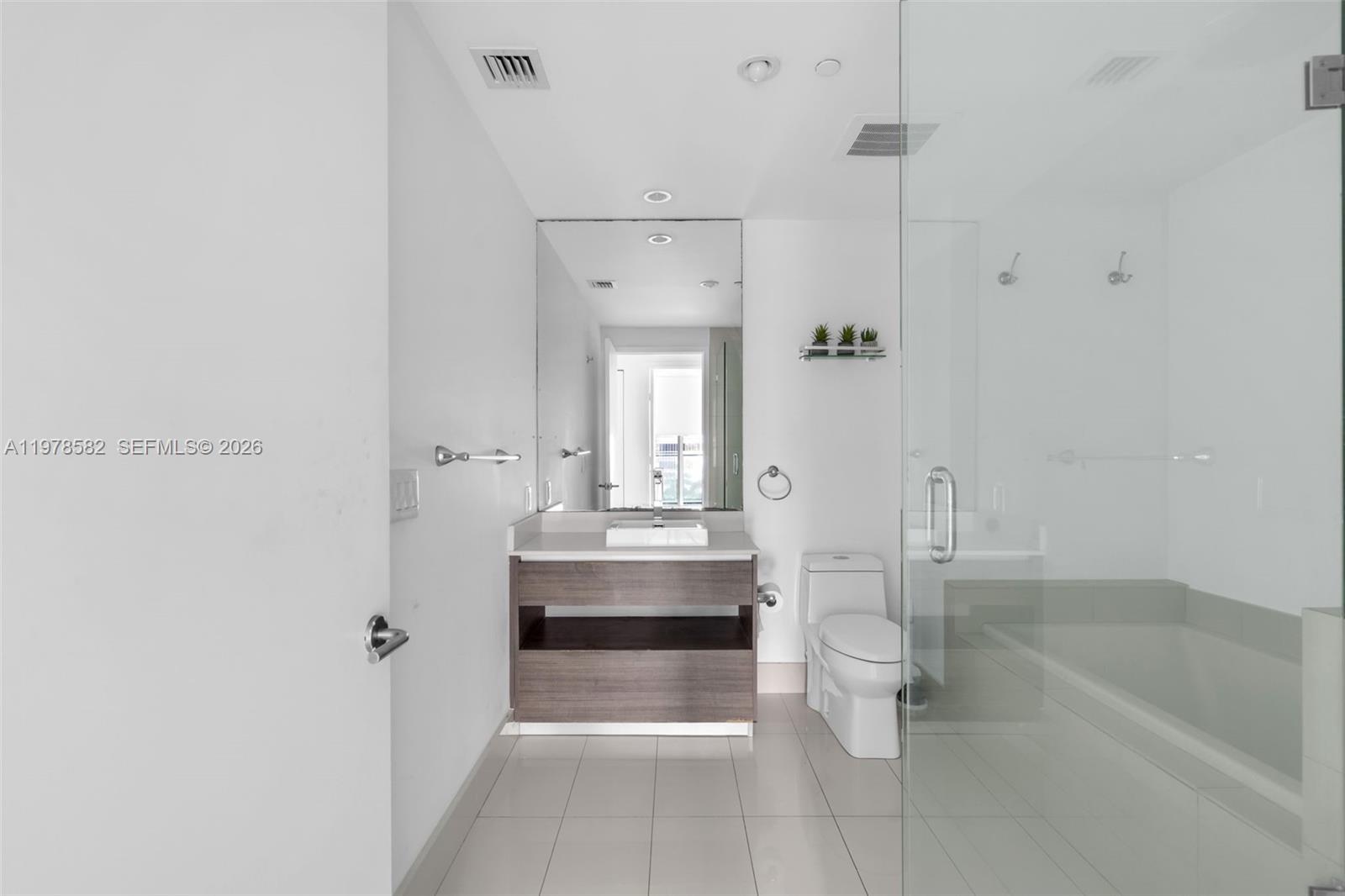 1100 MILLECENTO RESIDENCE - Residential Lease