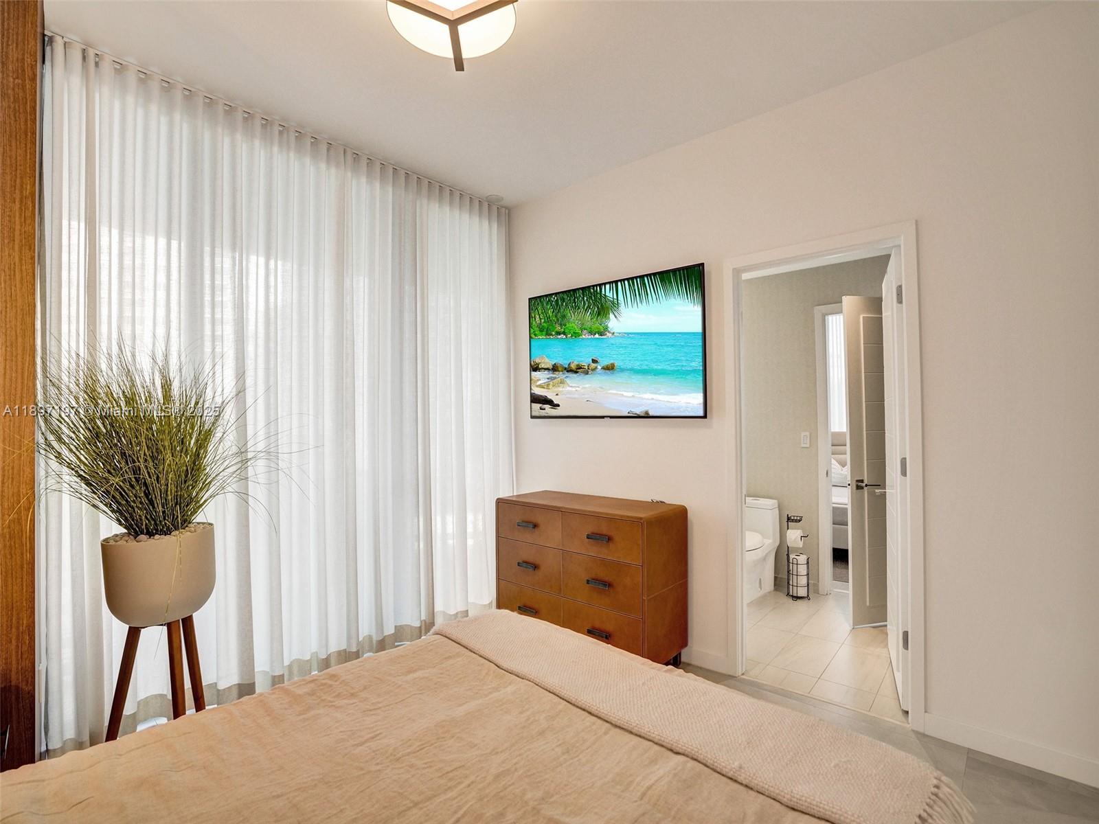 2200 FORT LAUDERDALE BEAC - Residential