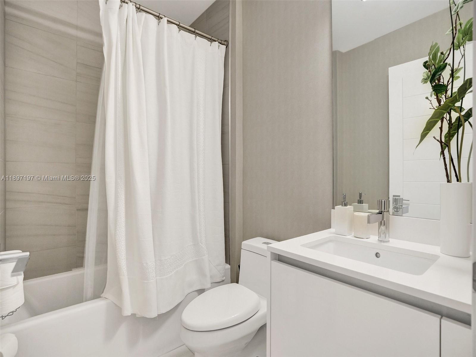 2200 FORT LAUDERDALE BEAC - Residential