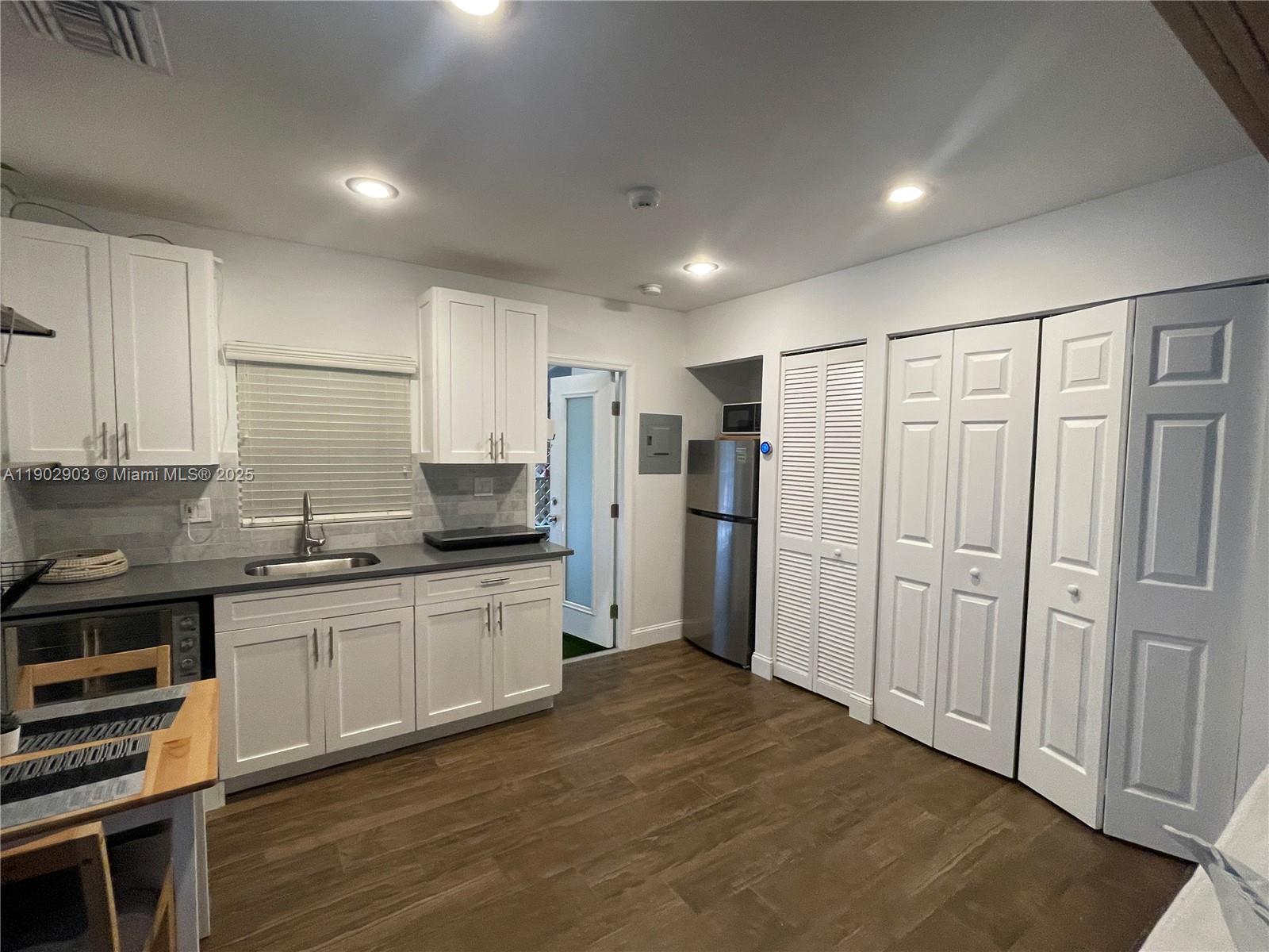 STRANAHANS SUB - Residential Lease