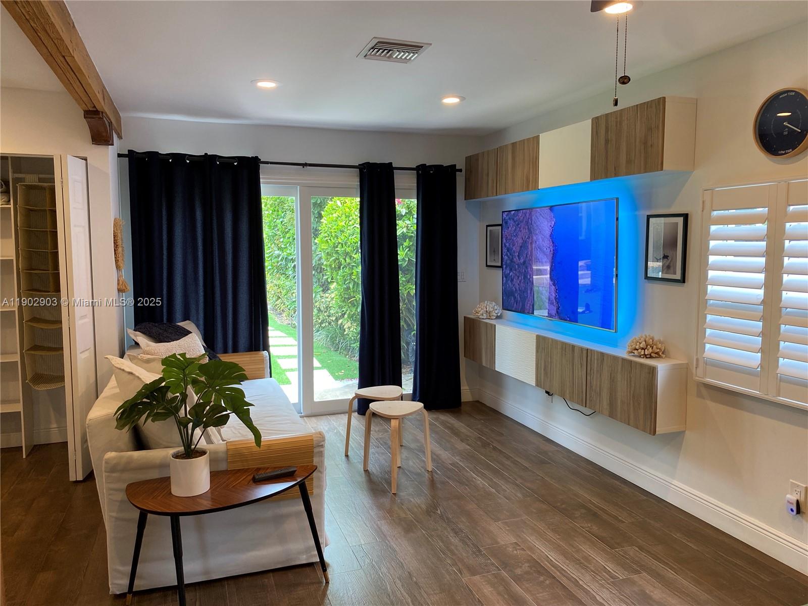 STRANAHANS SUB - Residential Lease