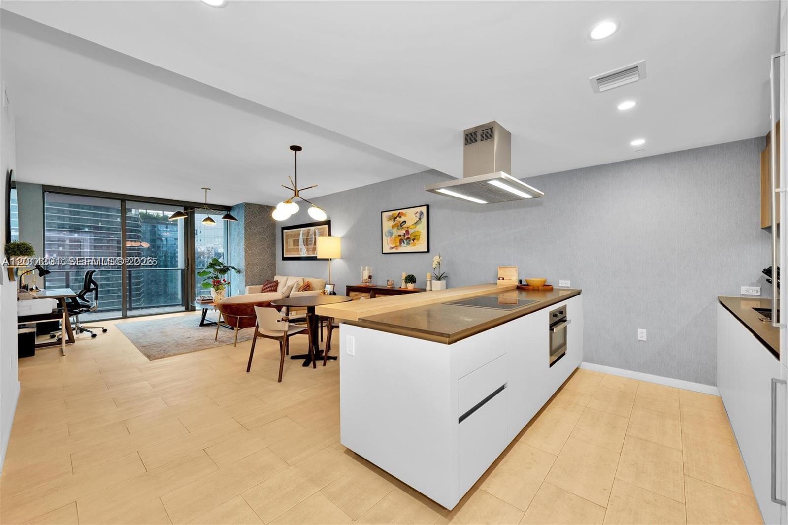 1000 Brickell Plz 3914