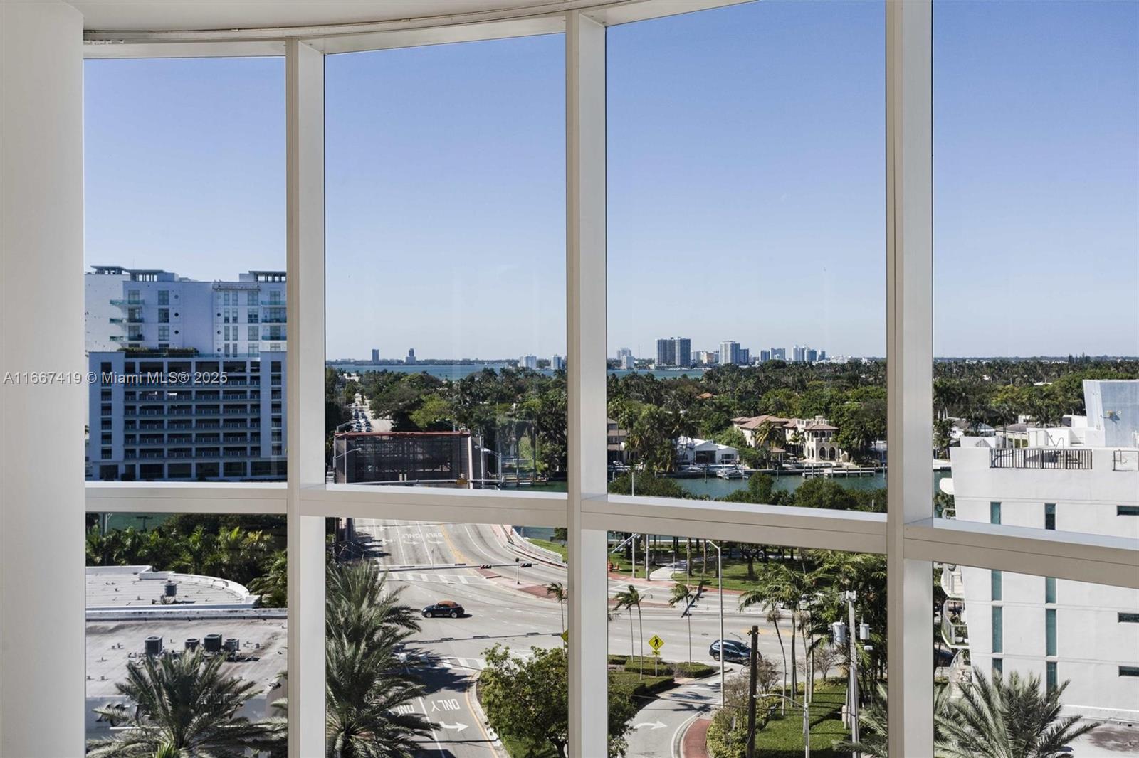 6301 Collins Ave 1005