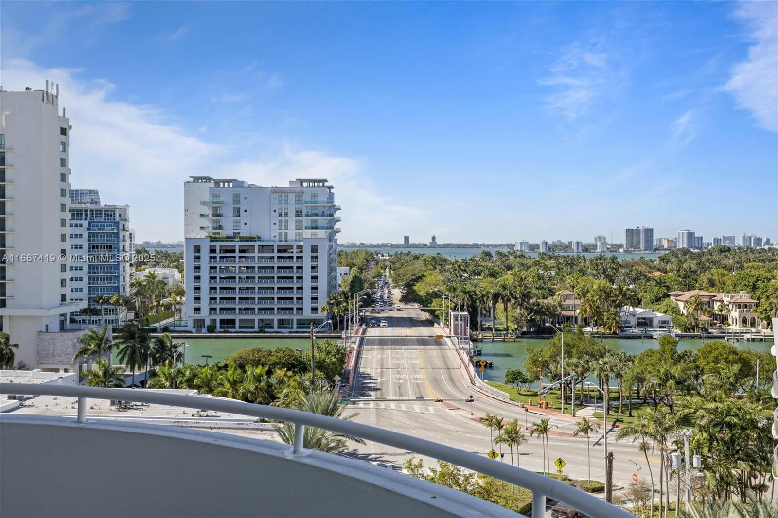 6301 Collins Ave 1005