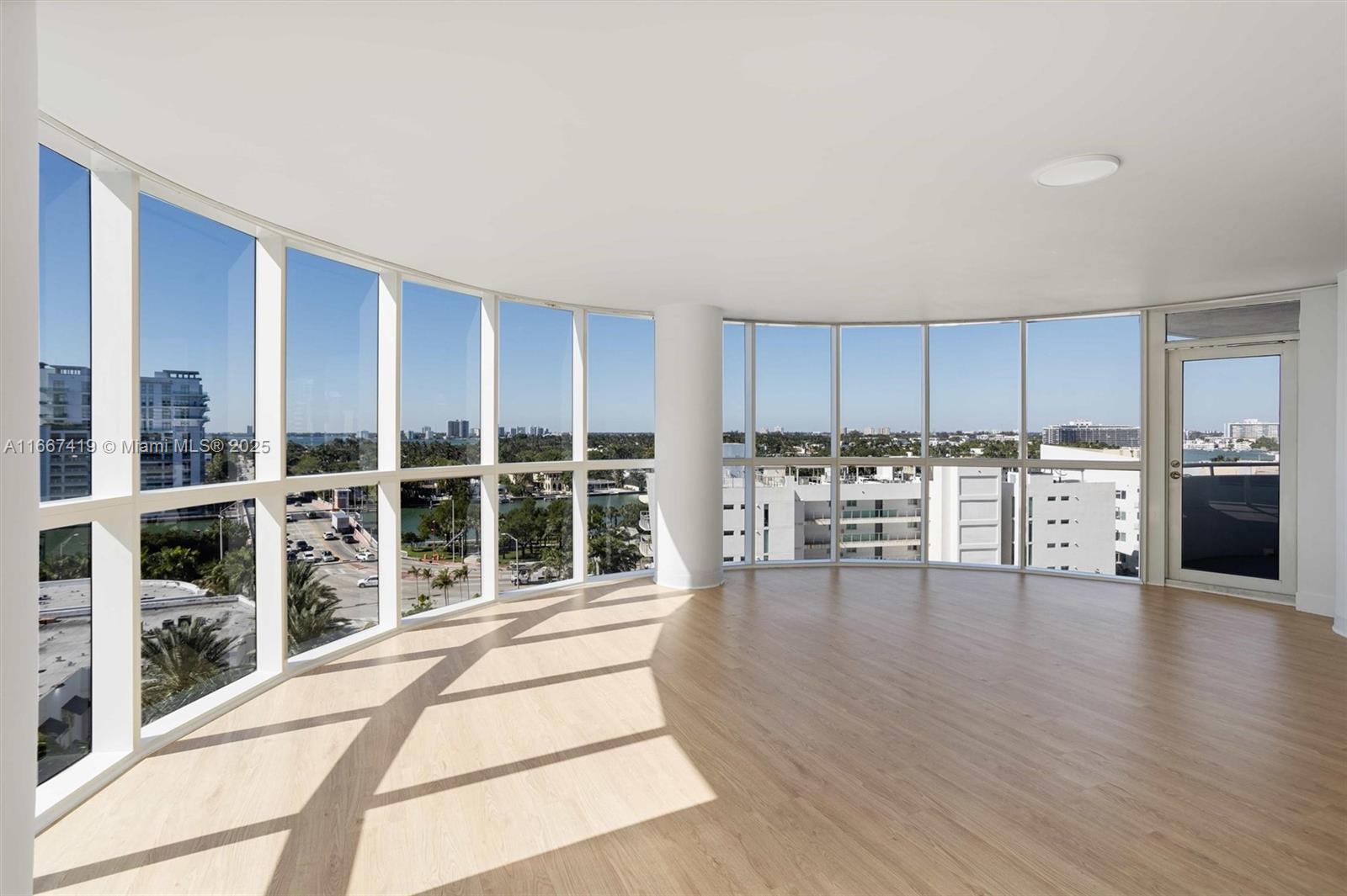 6301 Collins Ave 1005