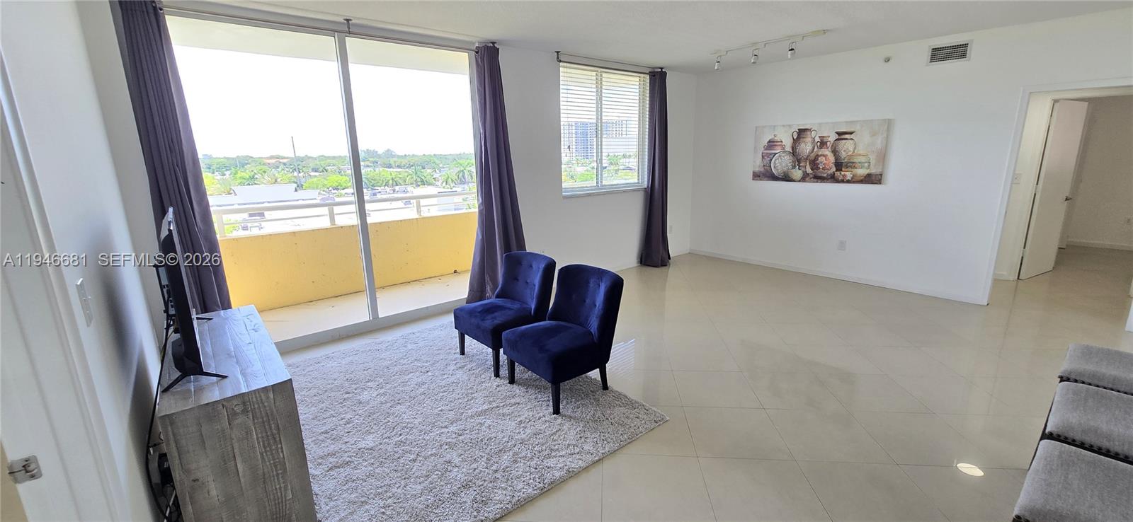 2775 NE 187th St 506