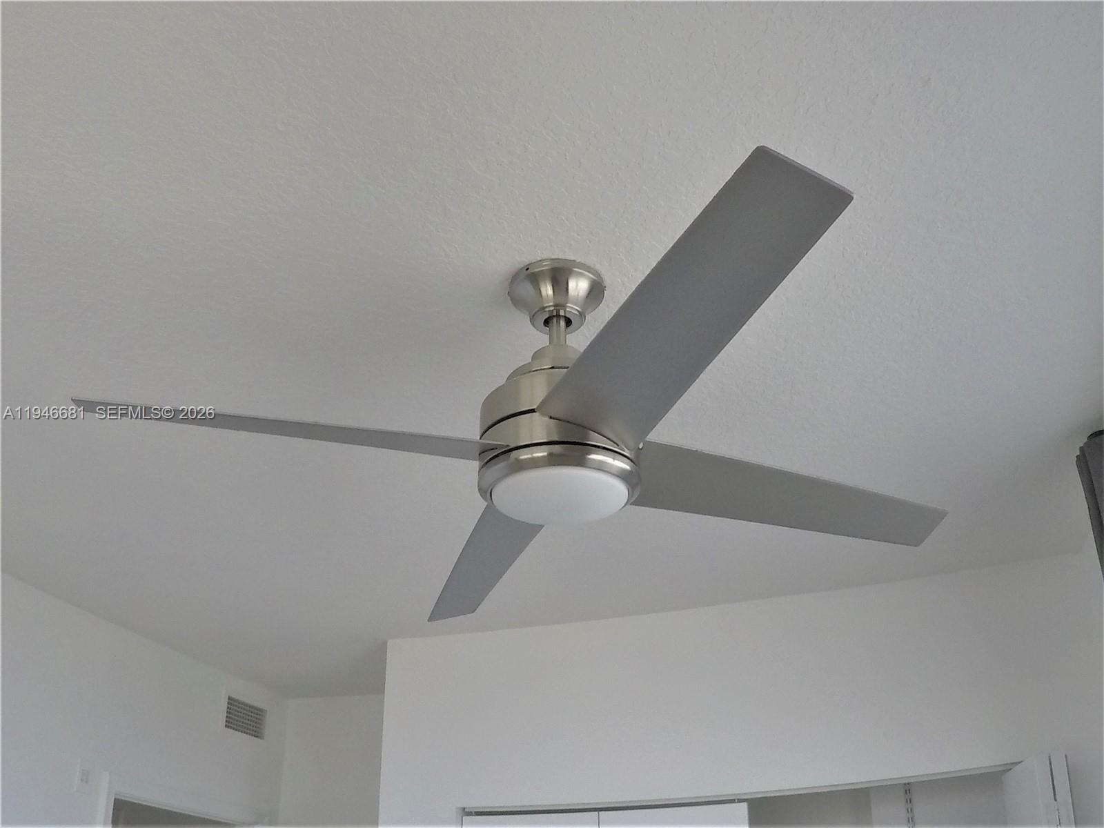 VENTURE AT AVENTURA WEST - Residential