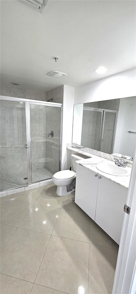 VENTURE AT AVENTURA WEST - Residential