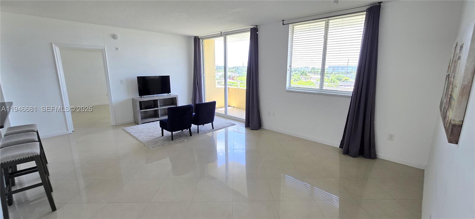 VENTURE AT AVENTURA WEST - Residential