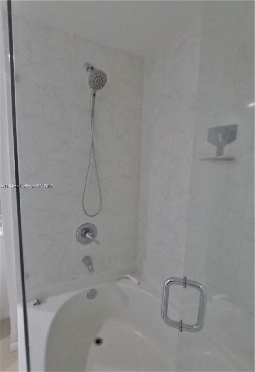 VENTURE AT AVENTURA WEST - Residential