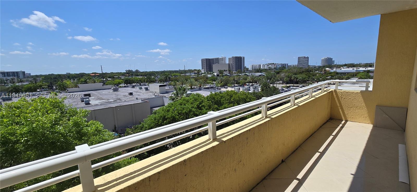 VENTURE AT AVENTURA WEST - Residential