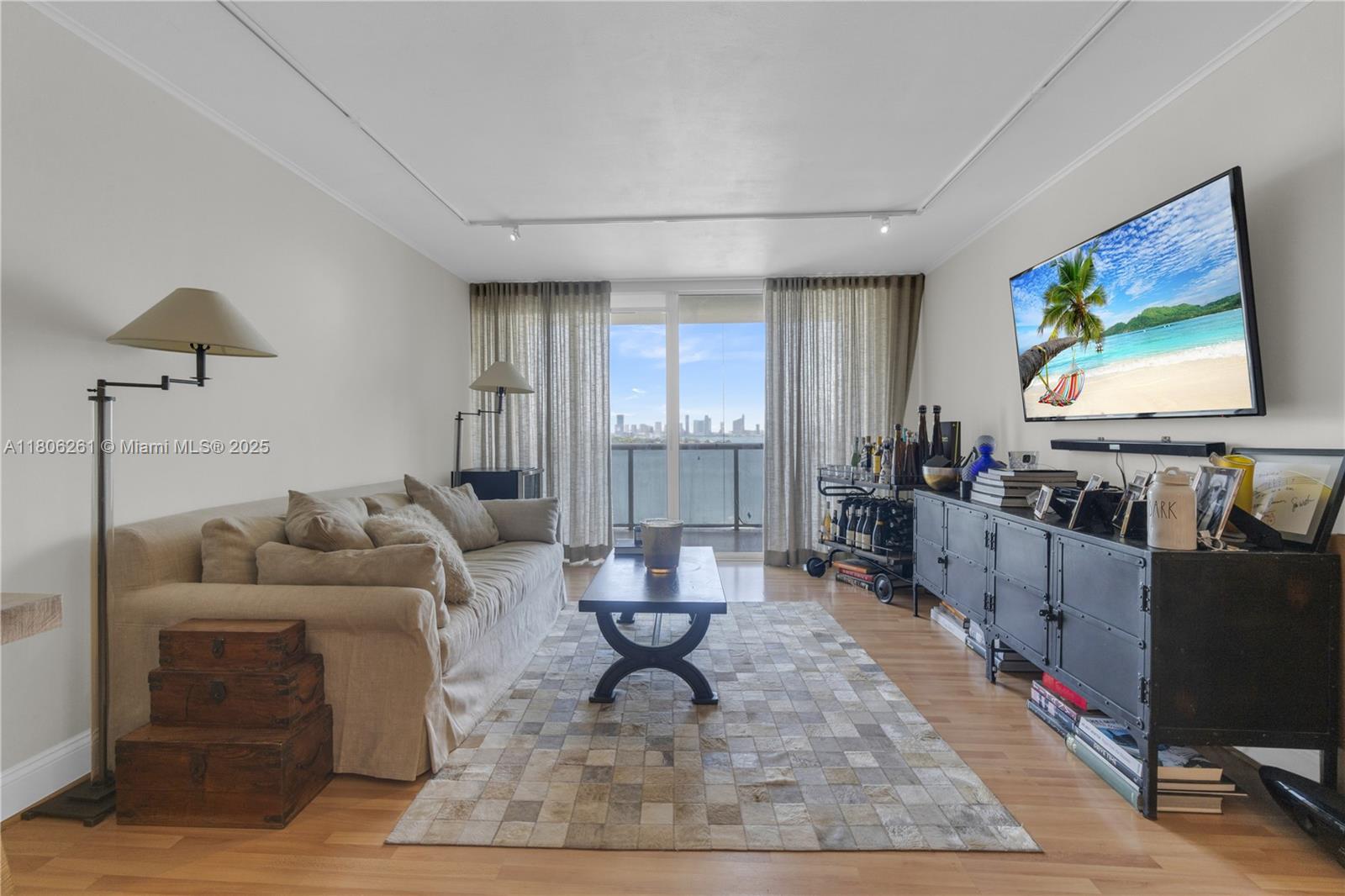 1900 Sunset Harbour Dr 1206