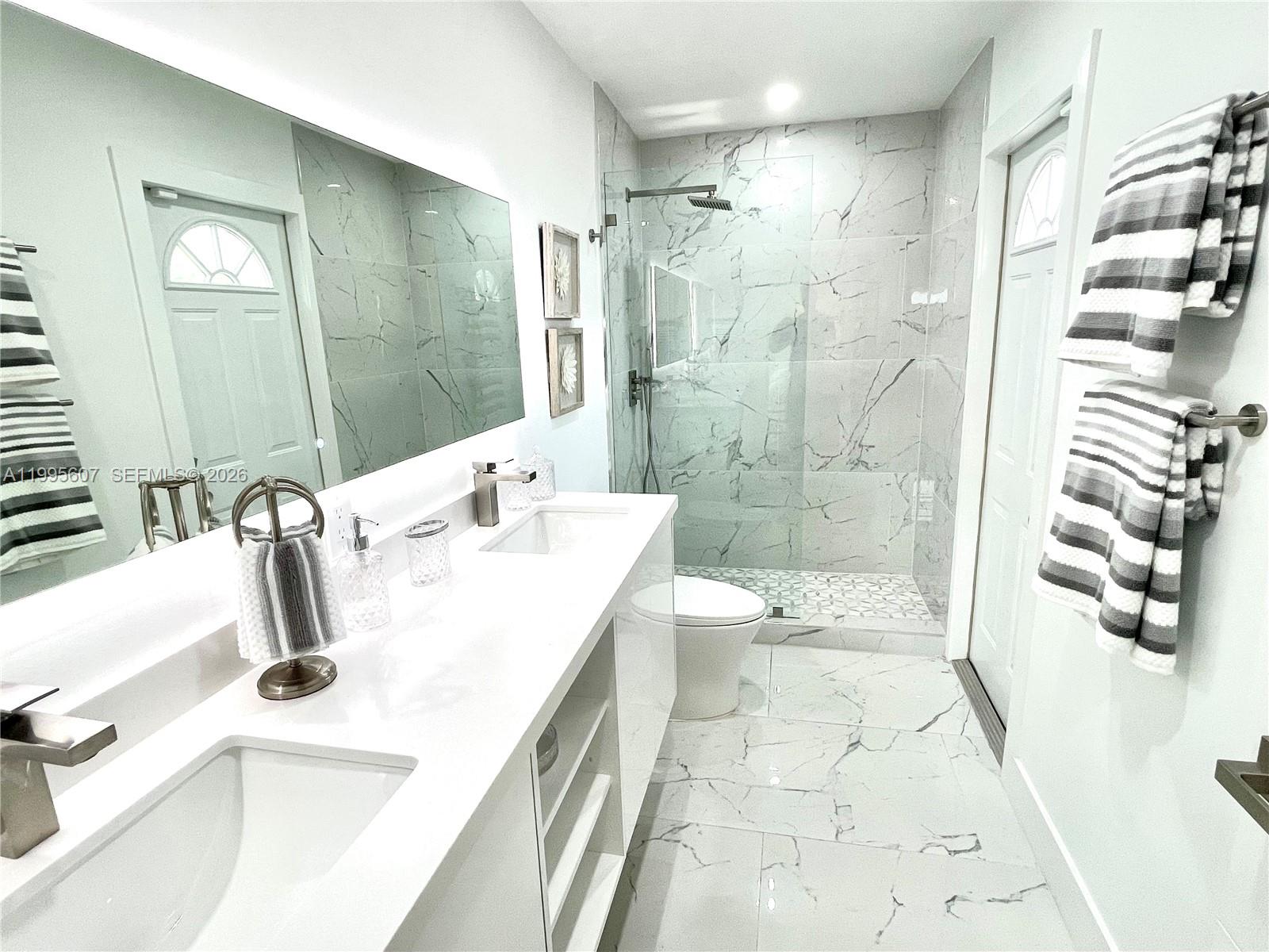 LAUDERDALE ISLES NO 2-BLK - Residential