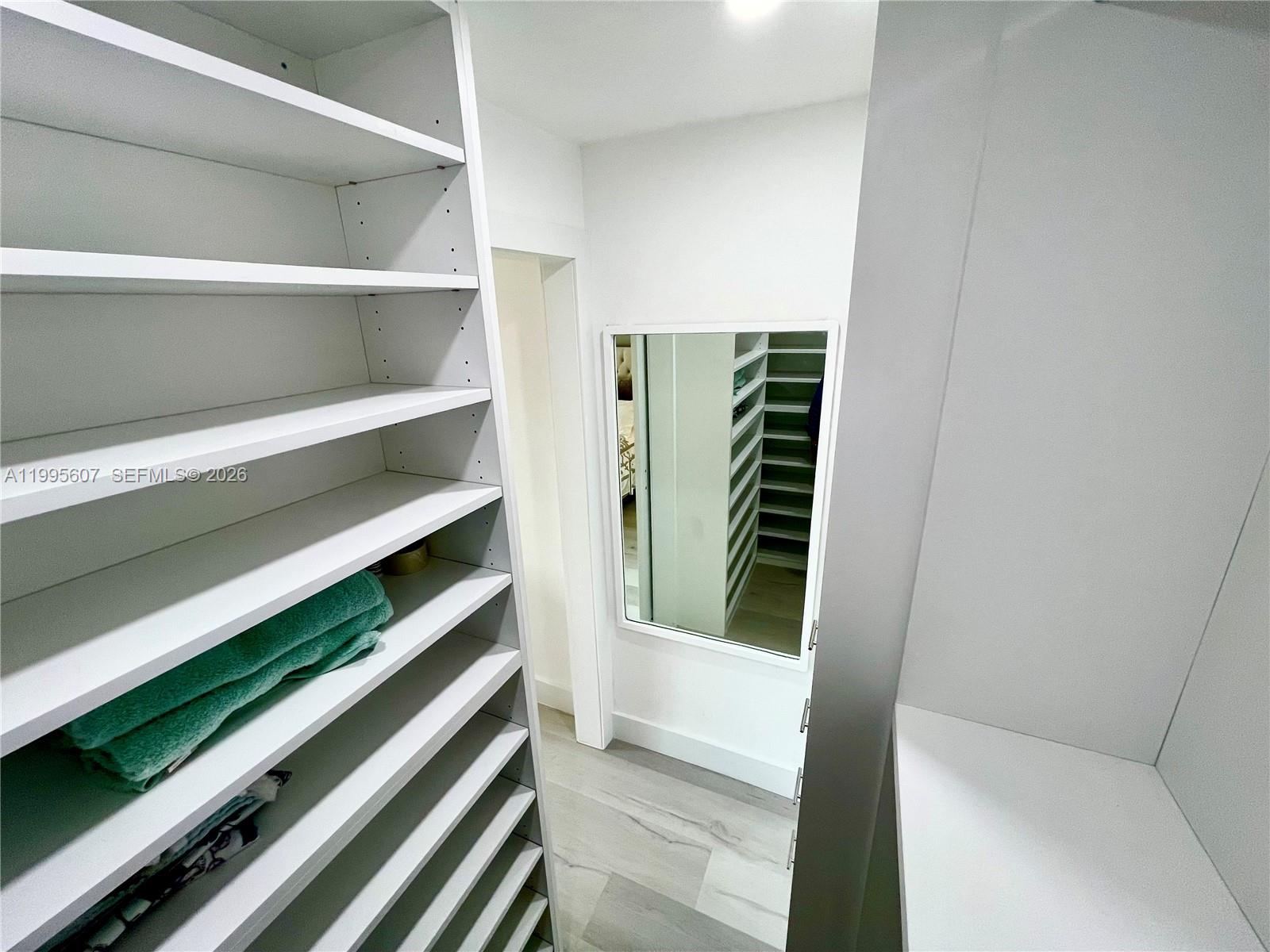 LAUDERDALE ISLES NO 2-BLK - Residential