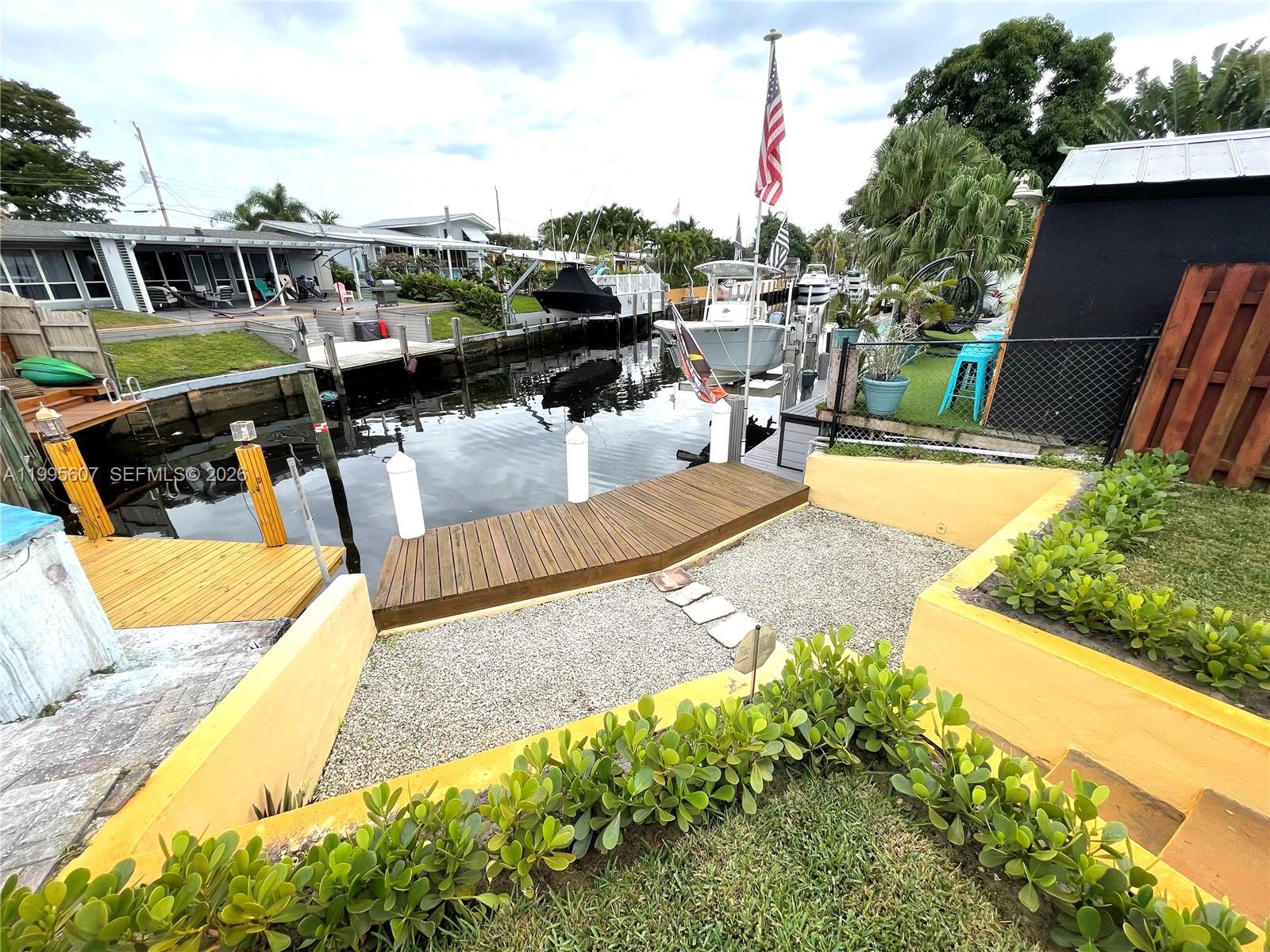 LAUDERDALE ISLES NO 2-BLK - Residential