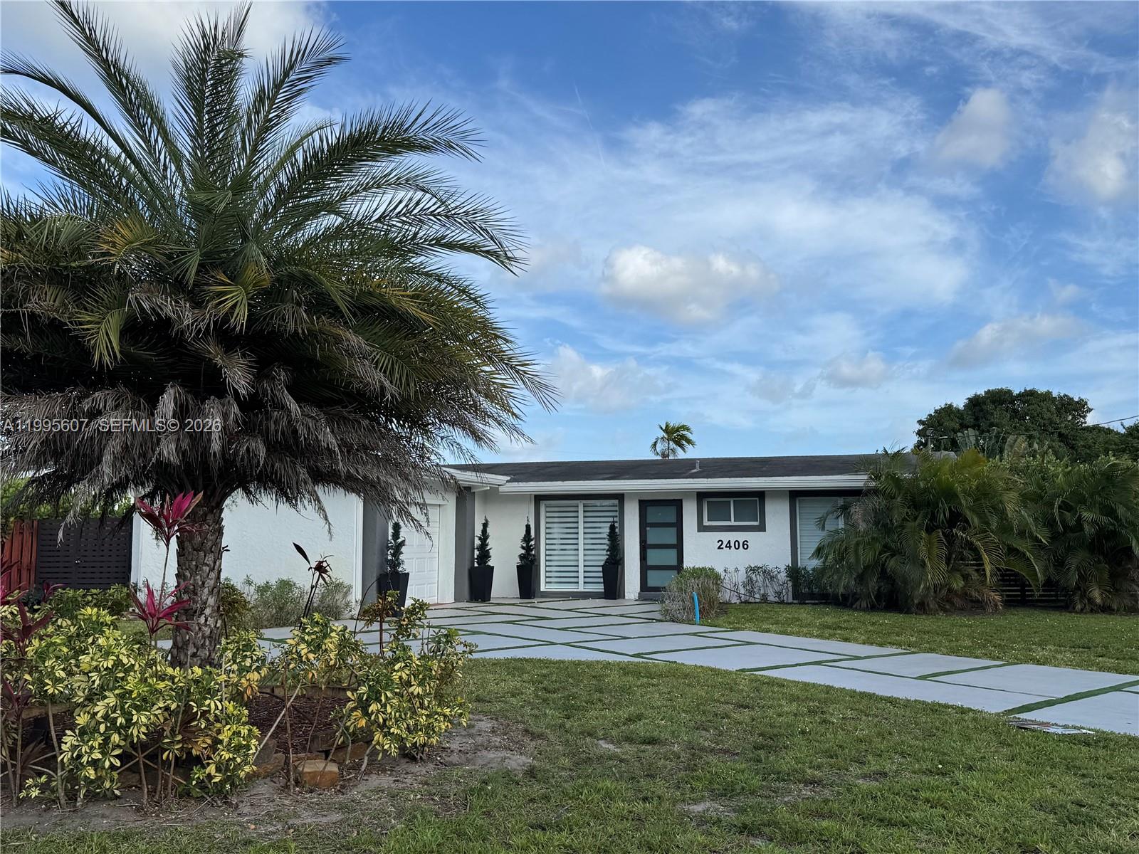 LAUDERDALE ISLES NO 2-BLK - Residential