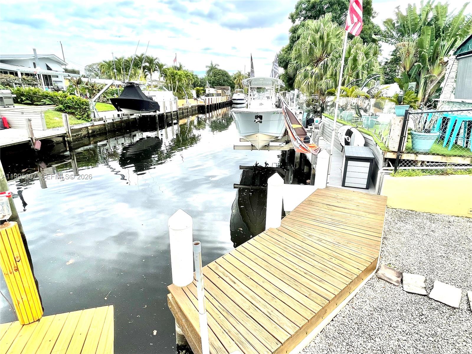 LAUDERDALE ISLES NO 2-BLK - Residential