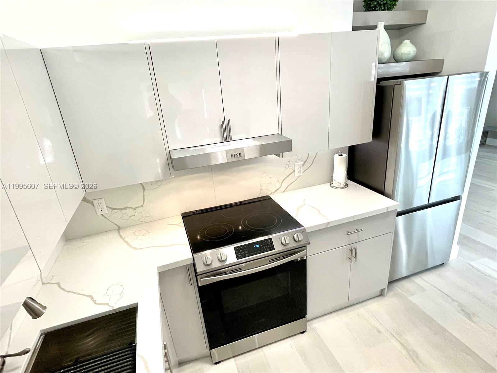 LAUDERDALE ISLES NO 2-BLK - Residential