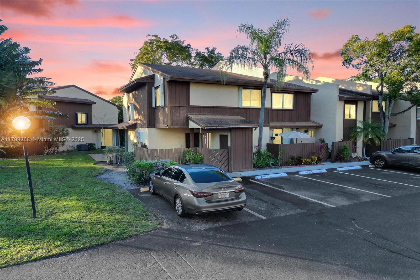 HAMPTONS OF NORTH LAUDERD - Residential Lease