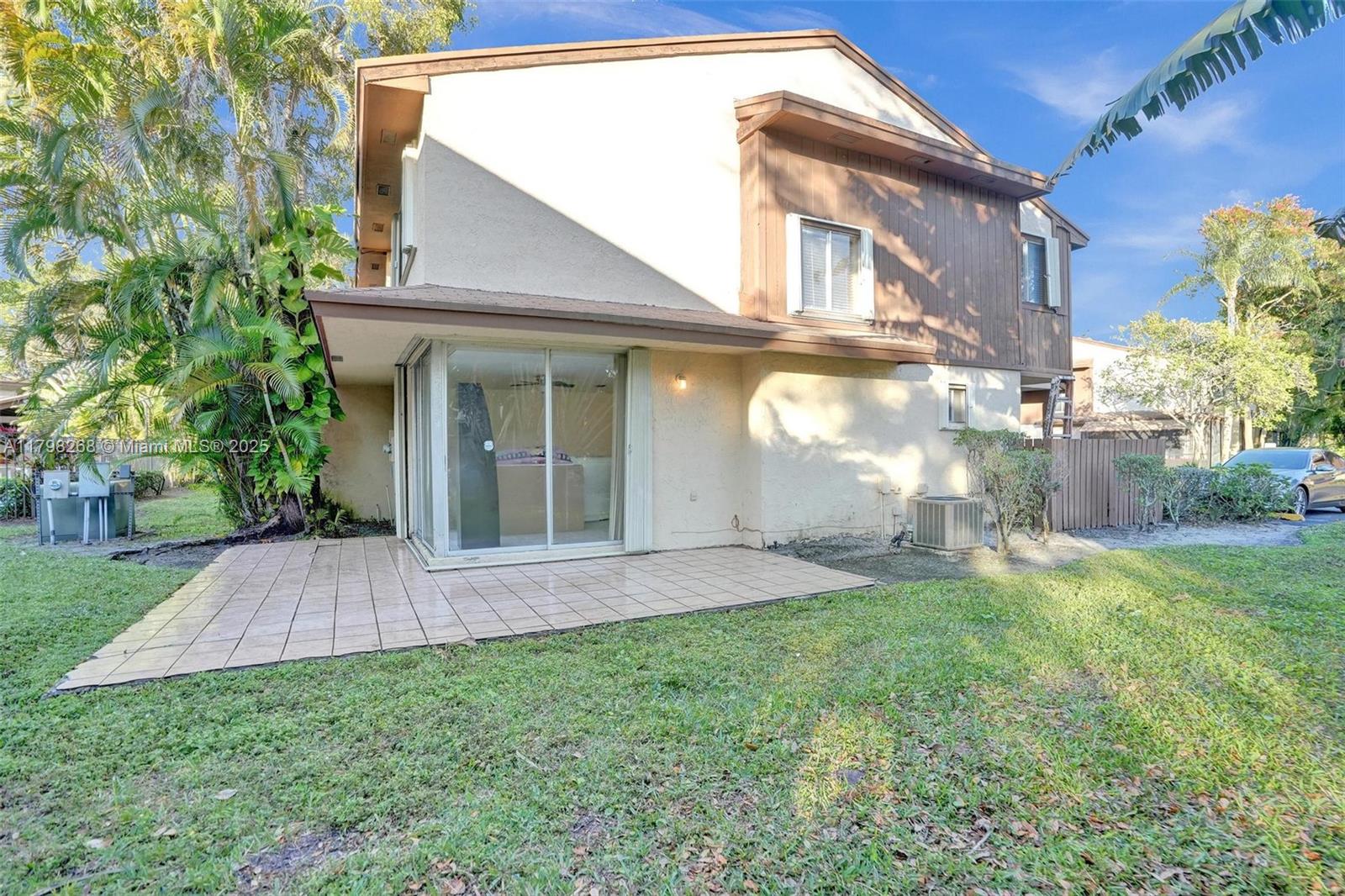 HAMPTONS OF NORTH LAUDERD - Residential Lease