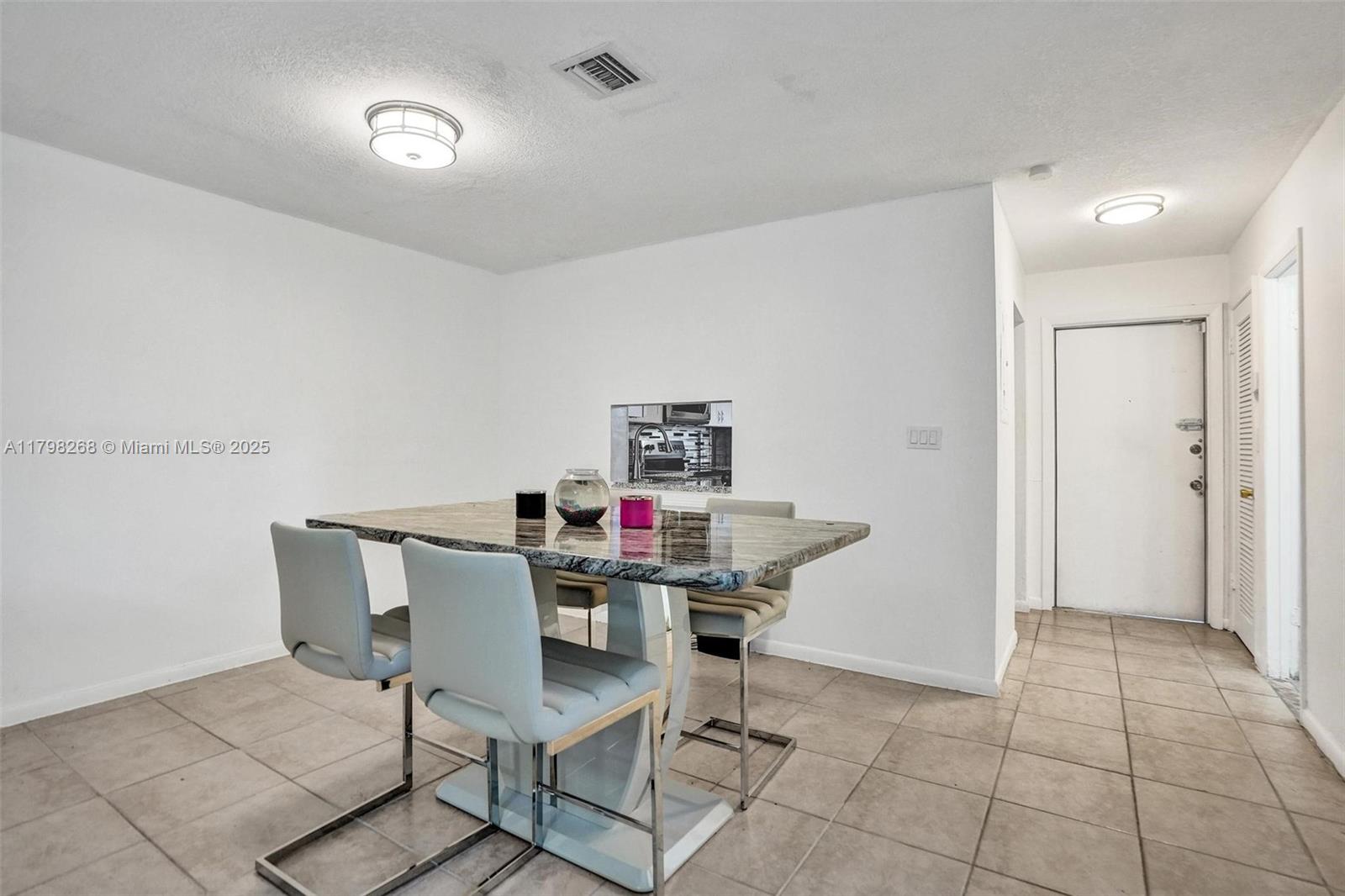 HAMPTONS OF NORTH LAUDERD - Residential Lease
