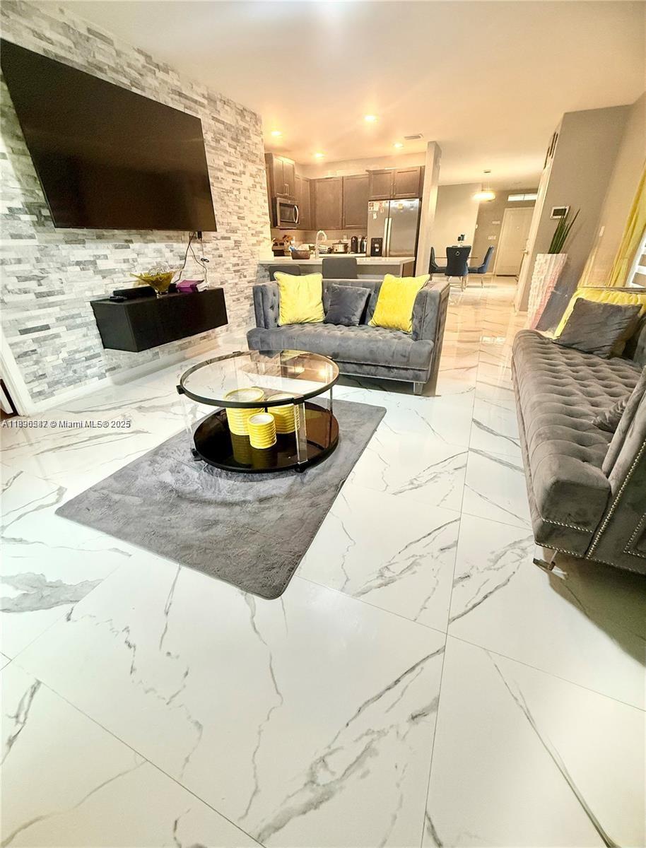 Royal Homes - Residential