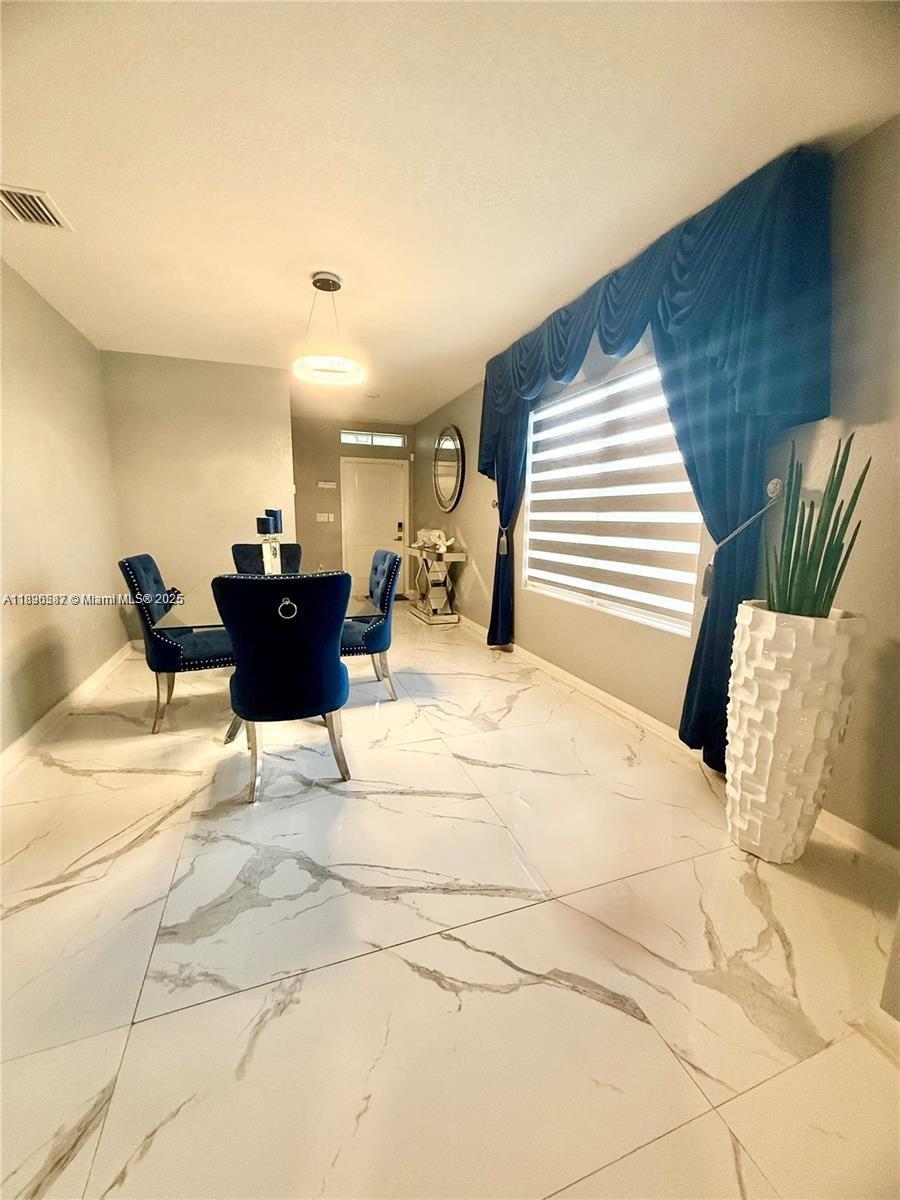 Royal Homes - Residential