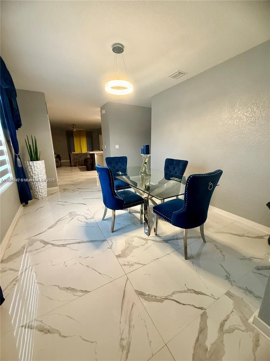 Royal Homes - Residential