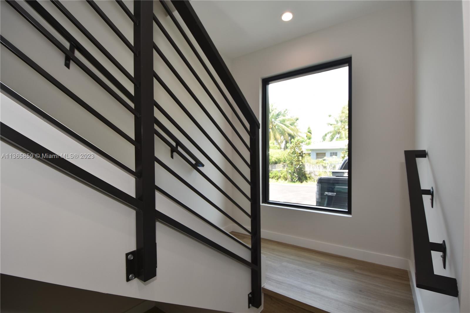 LEISURE TOWNHOUSES CONDO - Residential