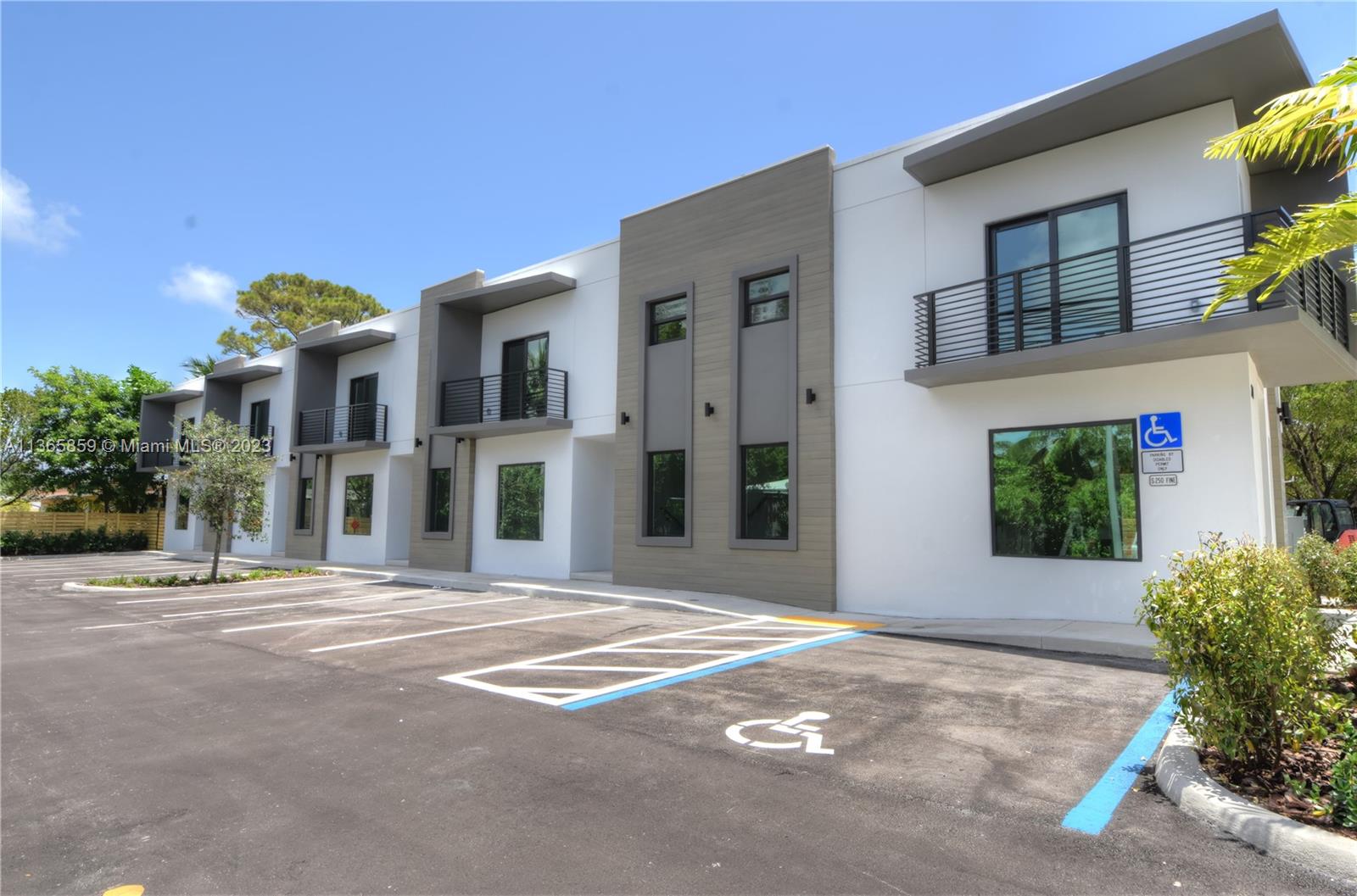 LEISURE TOWNHOUSES CONDO - Residential