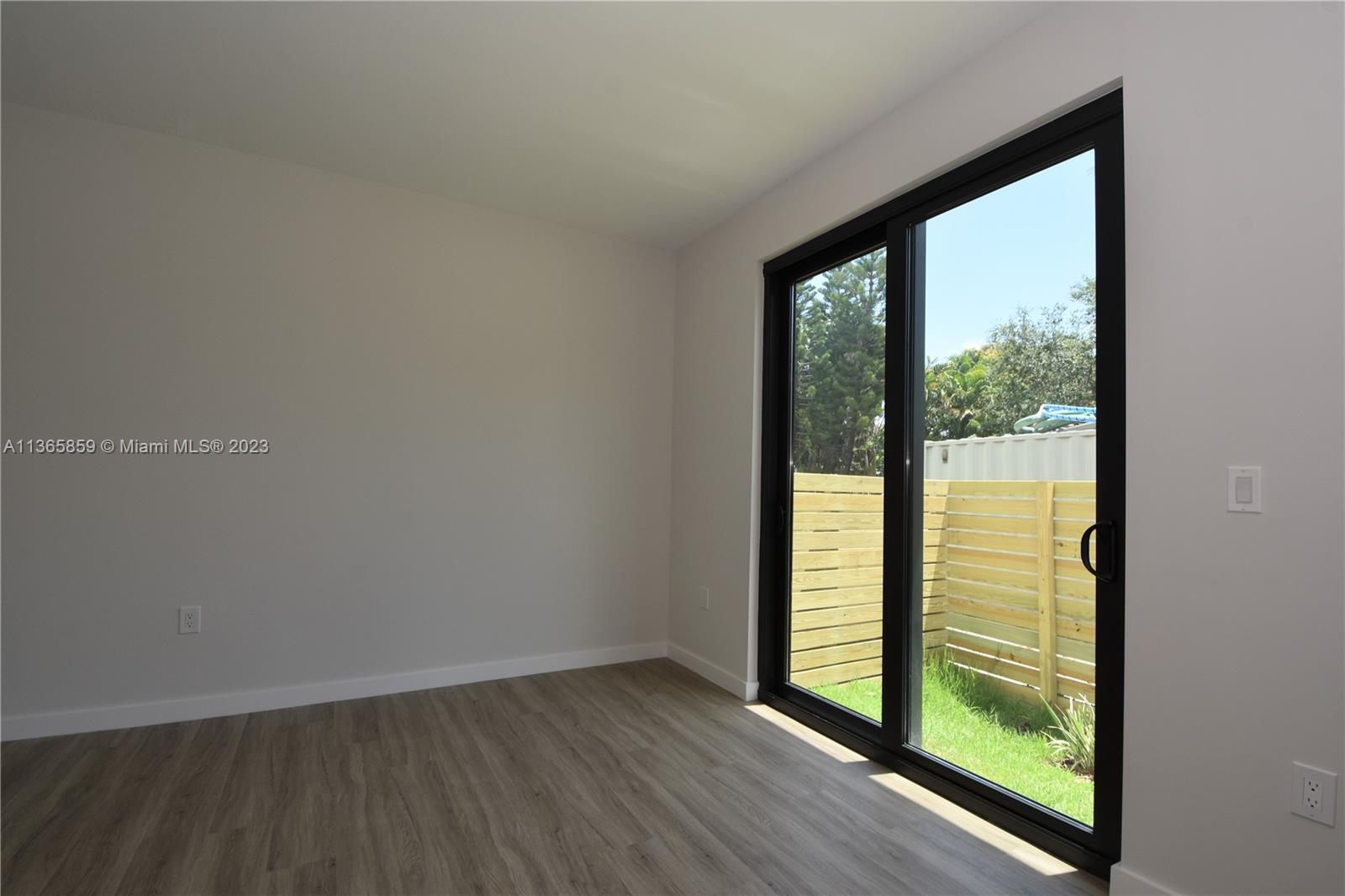 LEISURE TOWNHOUSES CONDO - Residential