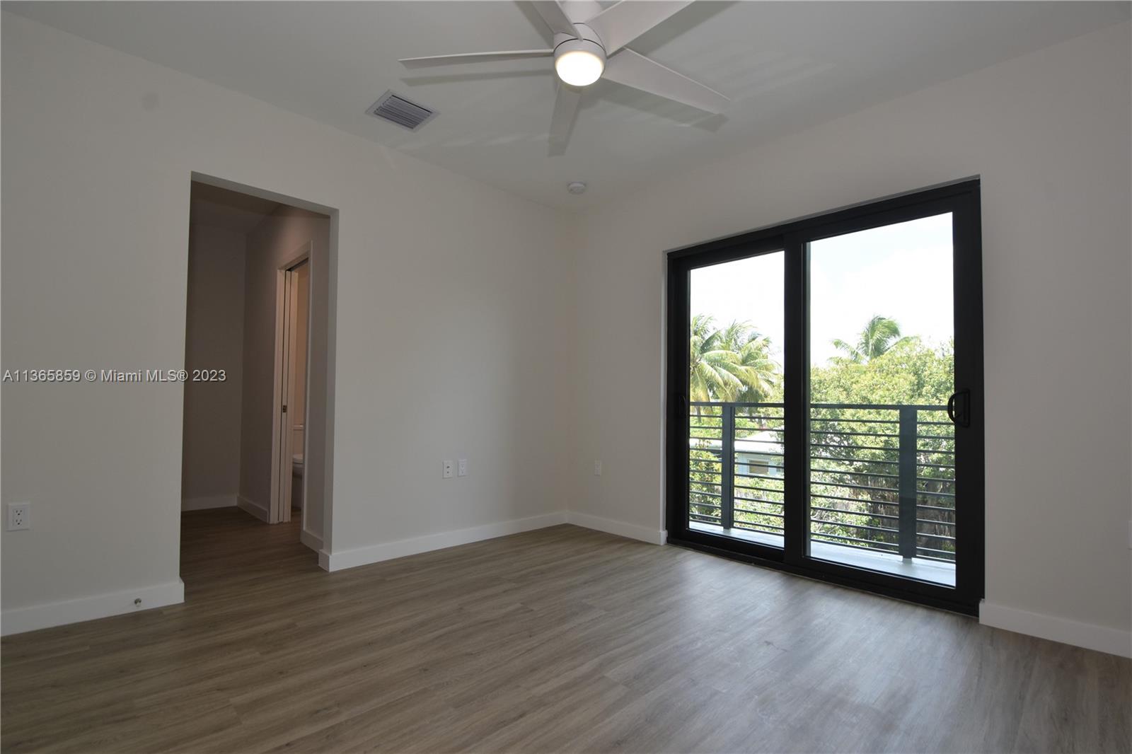LEISURE TOWNHOUSES CONDO - Residential