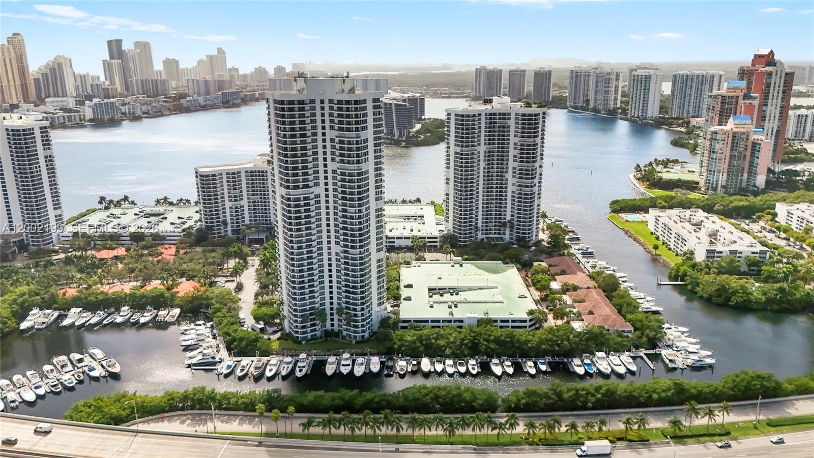 MYSTIC POINTE TOWER 400 C - Residential