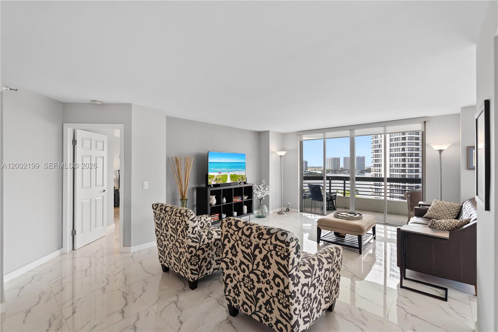 MYSTIC POINTE TOWER 400 C - Residential