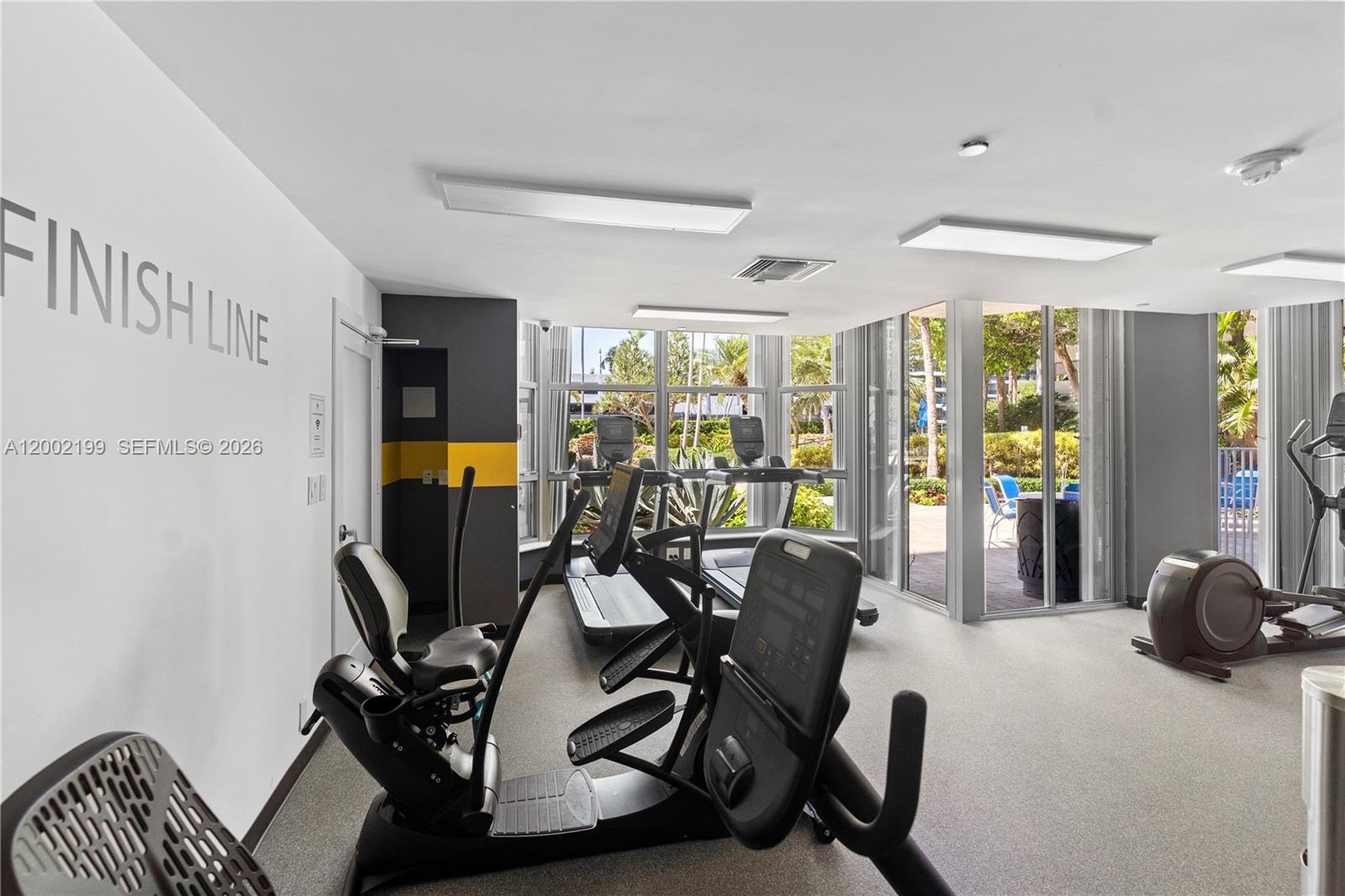 MYSTIC POINTE TOWER 400 C - Residential