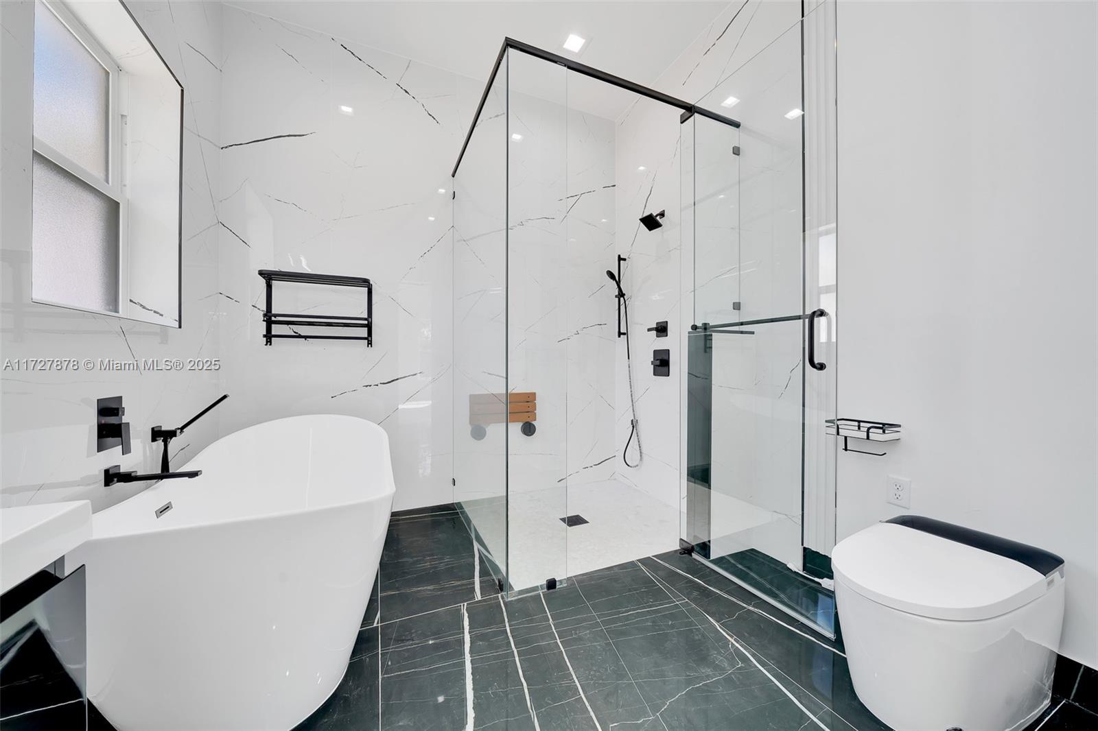 ROLLING HILLS - Residential