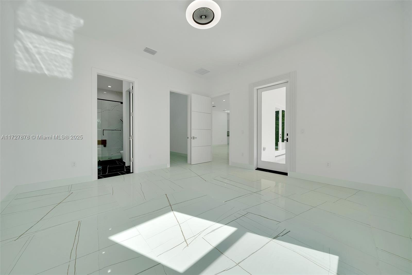 ROLLING HILLS - Residential