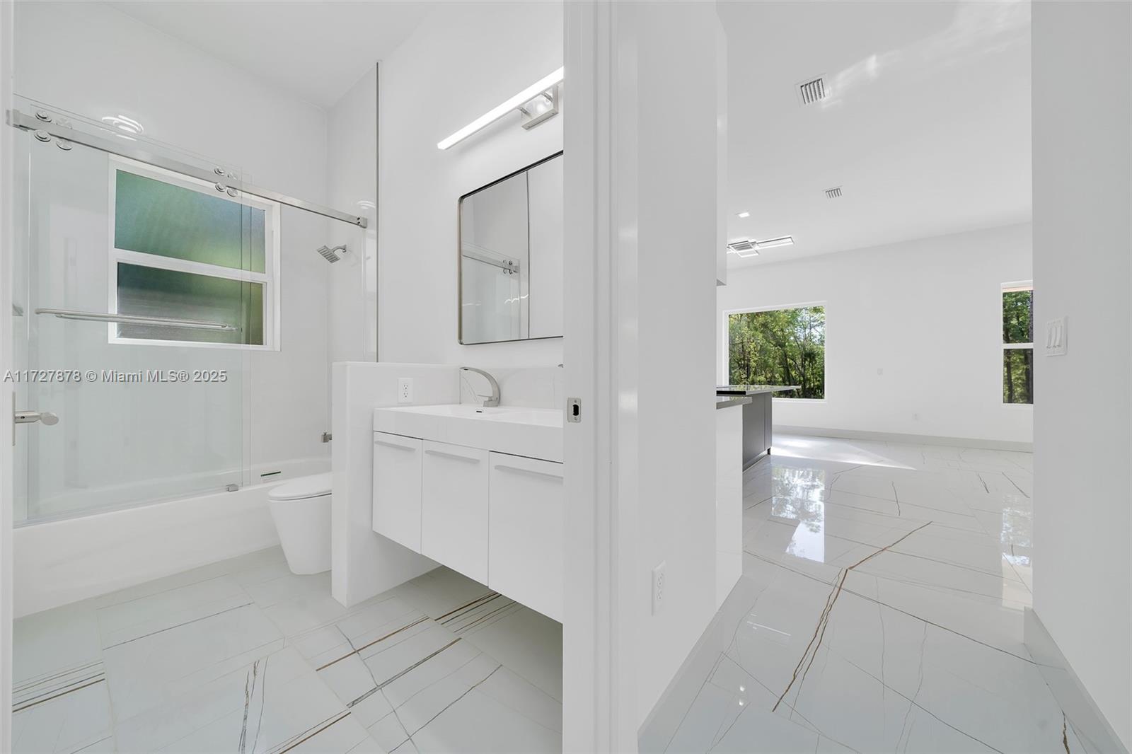 ROLLING HILLS - Residential