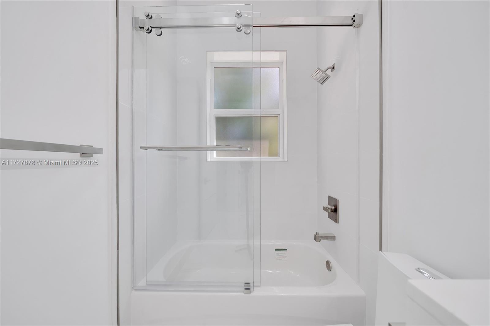 ROLLING HILLS - Residential