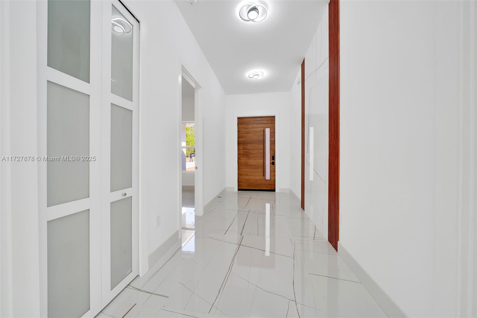 ROLLING HILLS - Residential