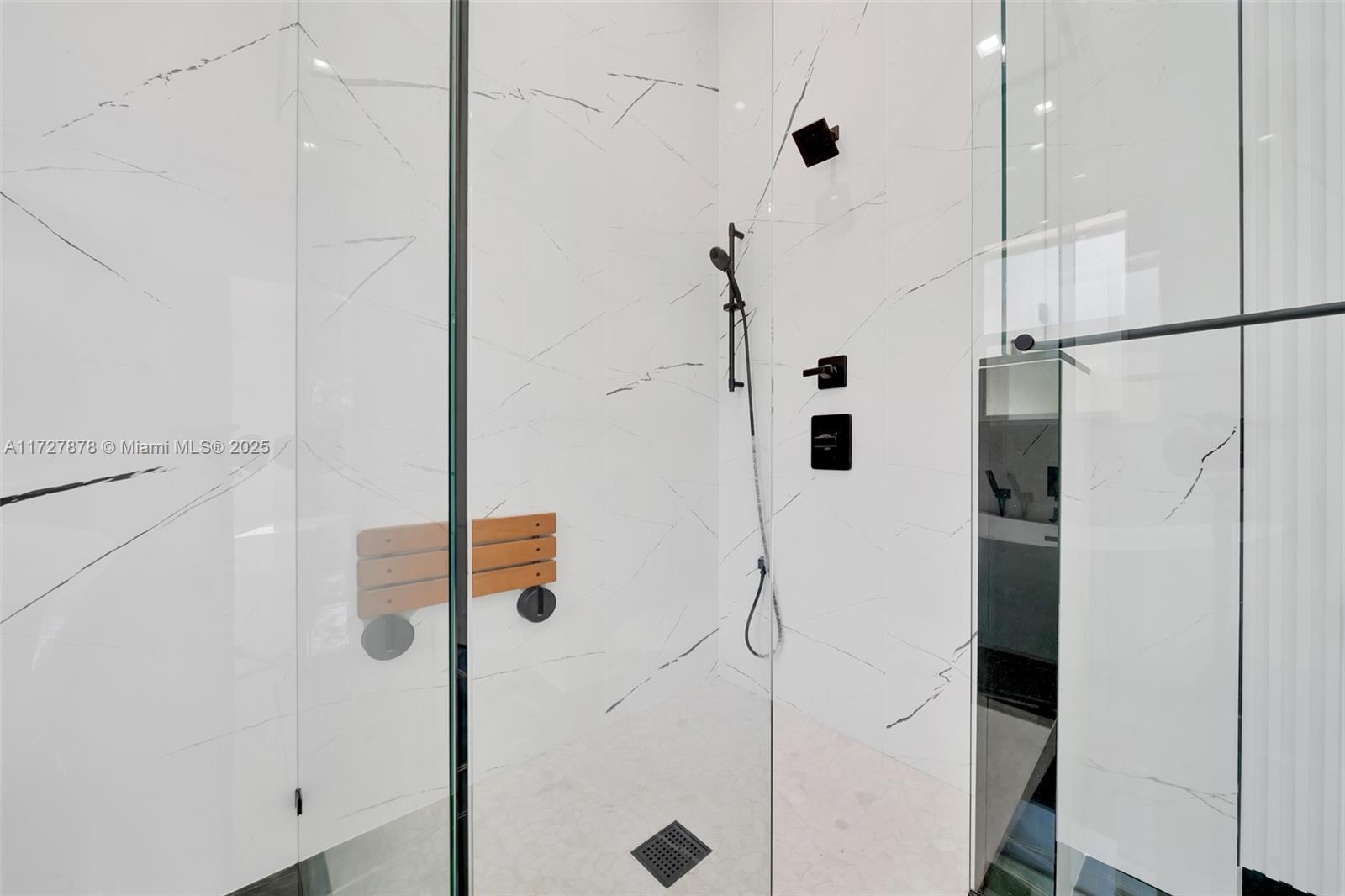 ROLLING HILLS - Residential