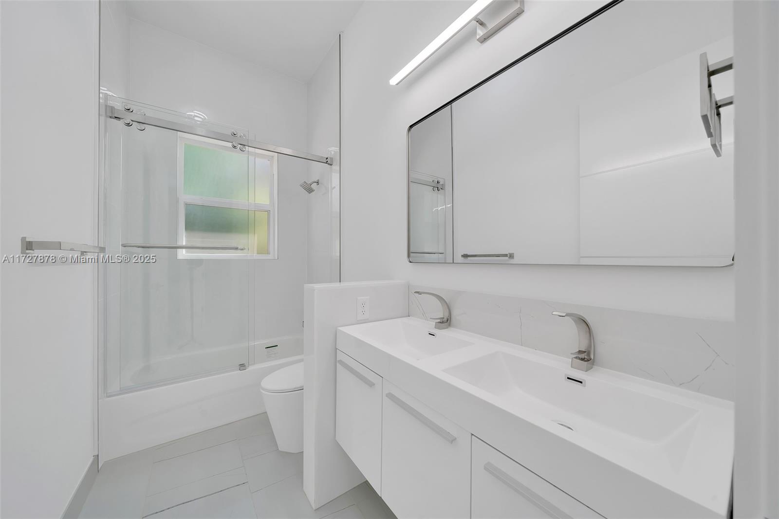 ROLLING HILLS - Residential