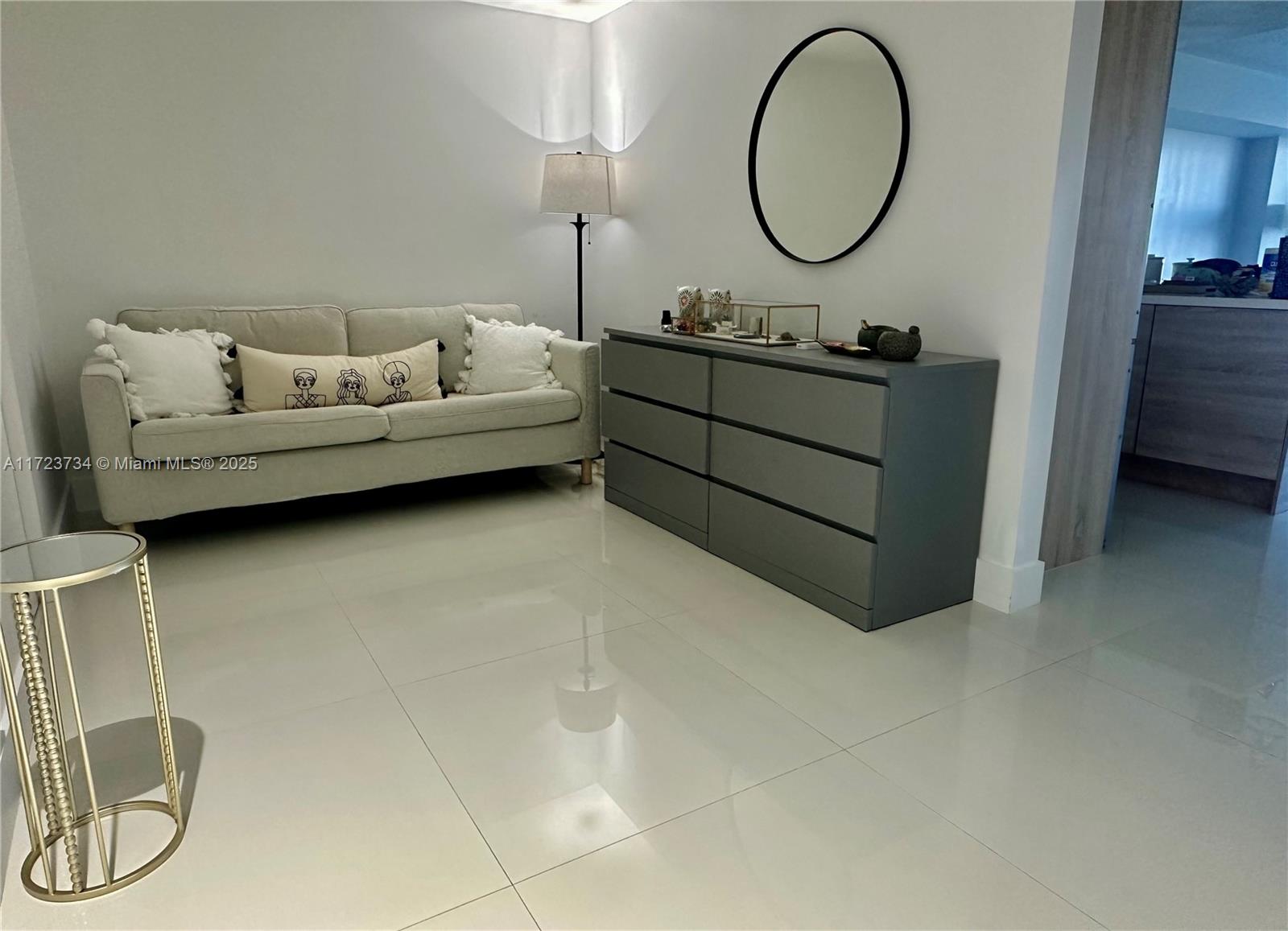 THE HARBOUR SOUTH CONDO - Residential