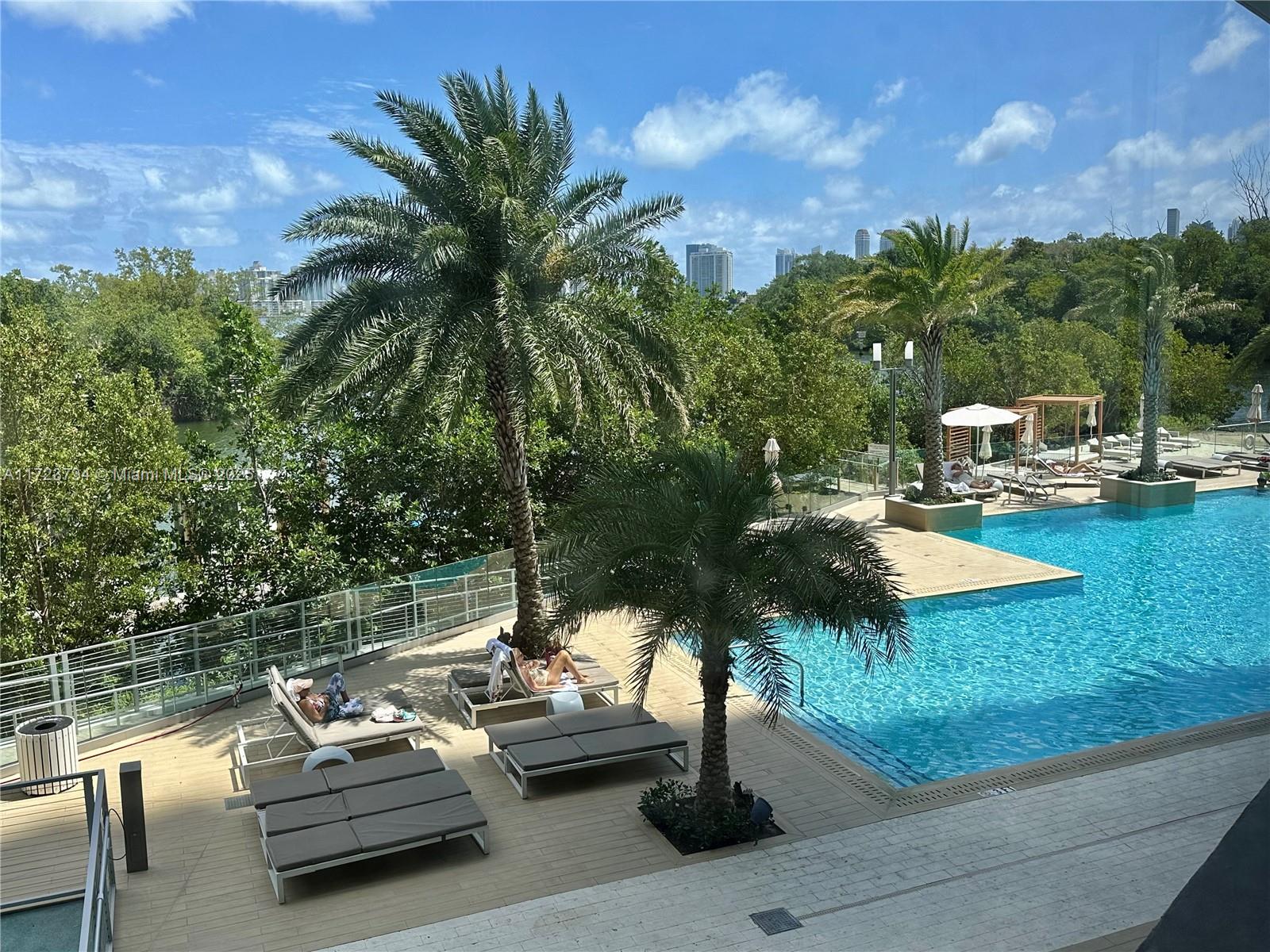 THE HARBOUR SOUTH CONDO - Residential