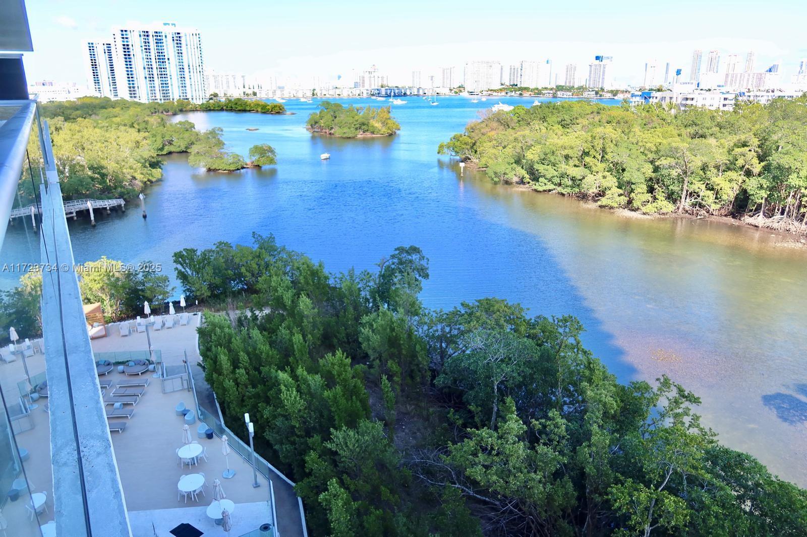 THE HARBOUR SOUTH CONDO - Residential